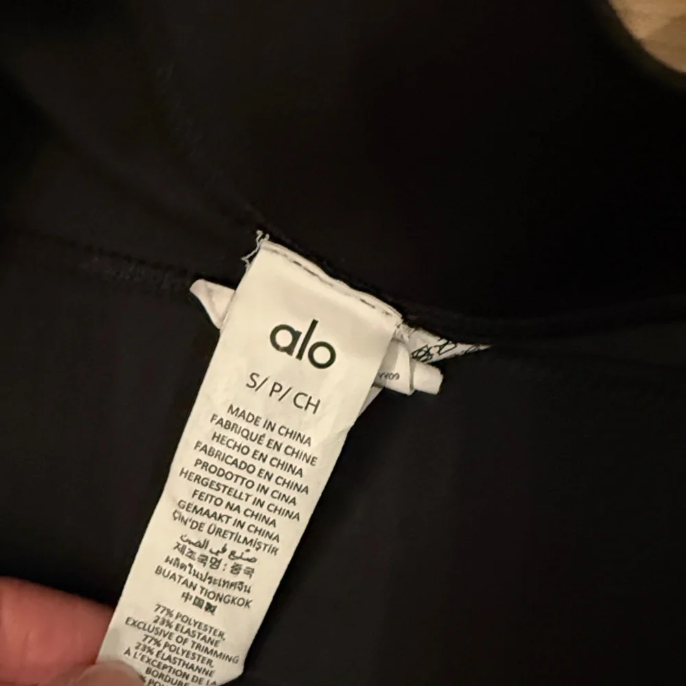 ALO Airlift High-Waist 7/8 Line Up Legging, Size S - Picture 8 of 8